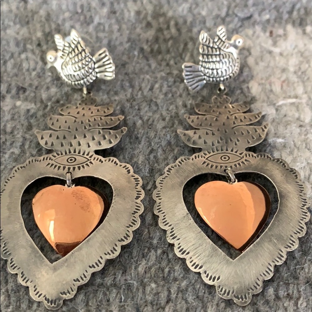 💛 Silver heart and dove earrings